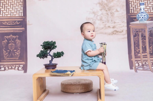 林州宝宝眼睛肿是什么原因