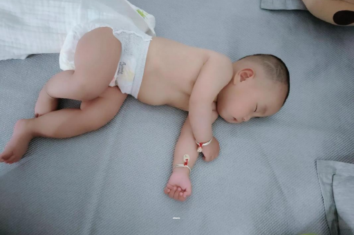 林州宝宝总是摇头怎么回事